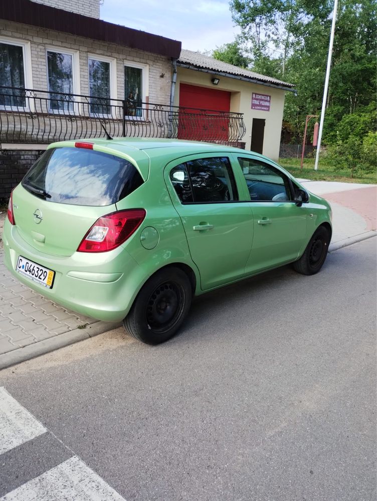 Opel Corsa 1.2 klimatyzacja 2009r Niski przebieg