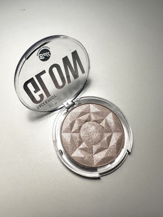 Rozświetlacz Glow Bell