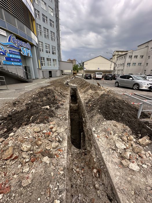 Копання землі траншей ровів  різноробочі послуги