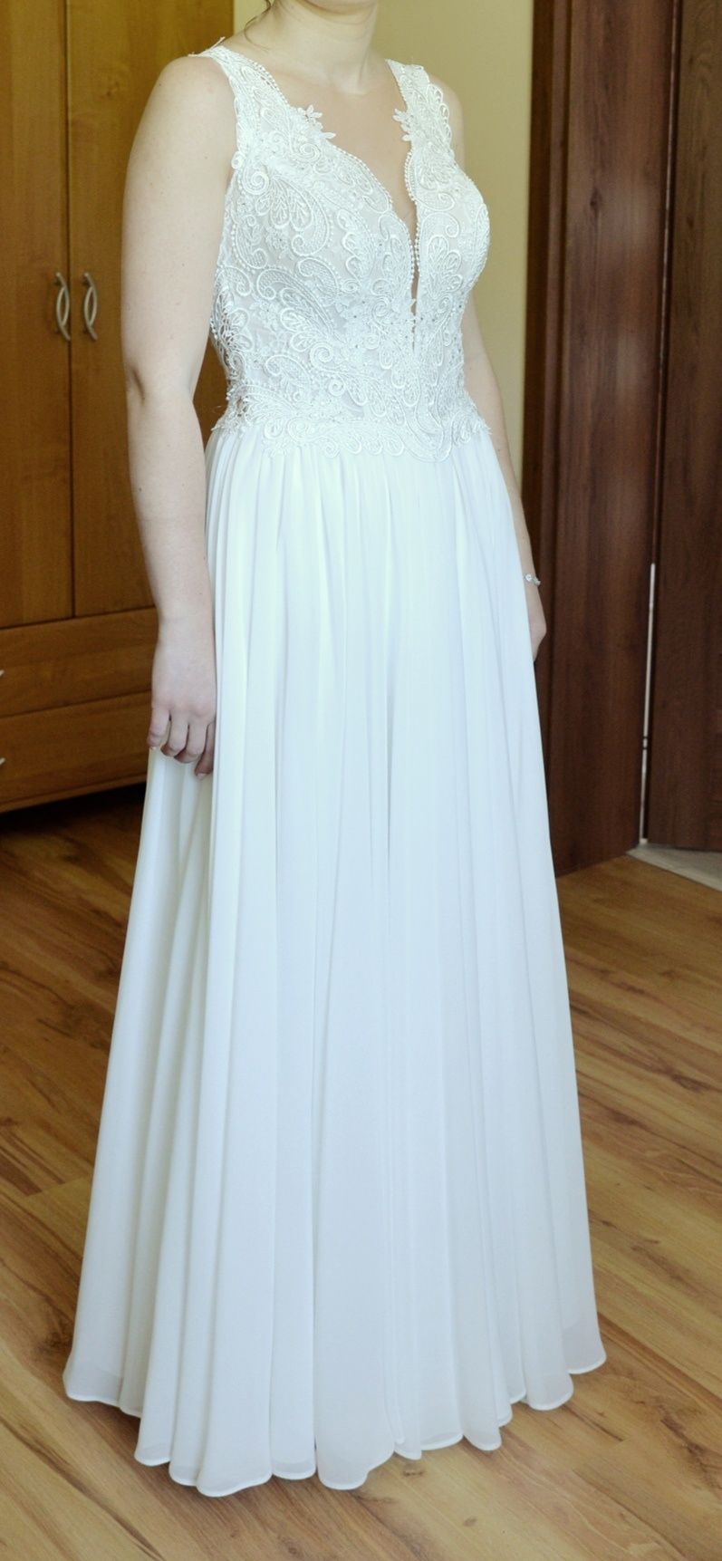 Suknia ślubna przepiękny tył