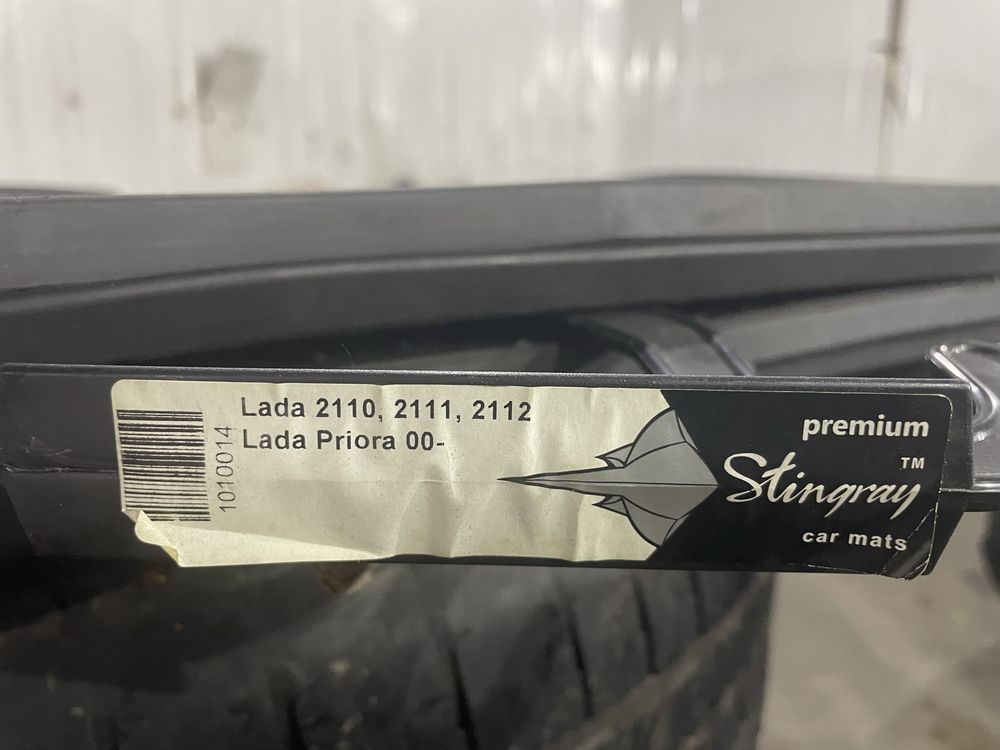 Резиновые коврики Lada 2110, 2111, 2112