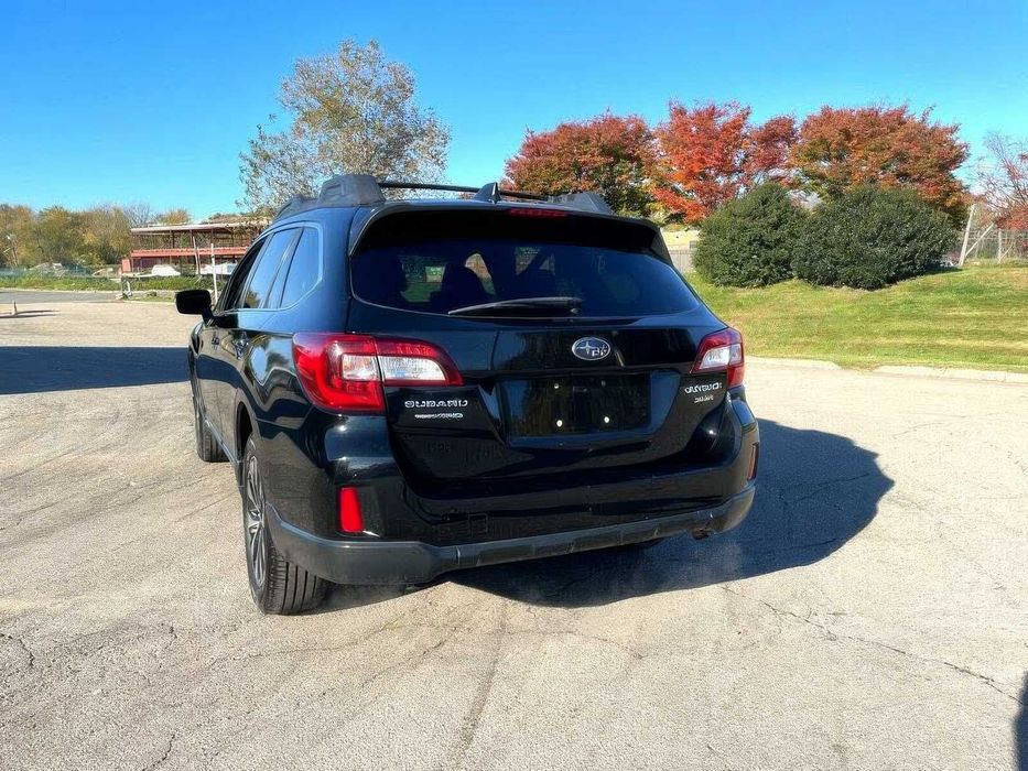 Subaru Outback Limited      2016