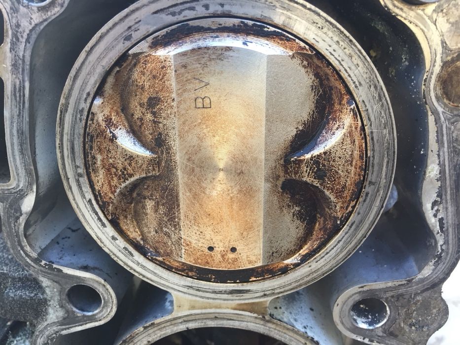 Субару Форестер блок колінввл поршнікрыша, двери