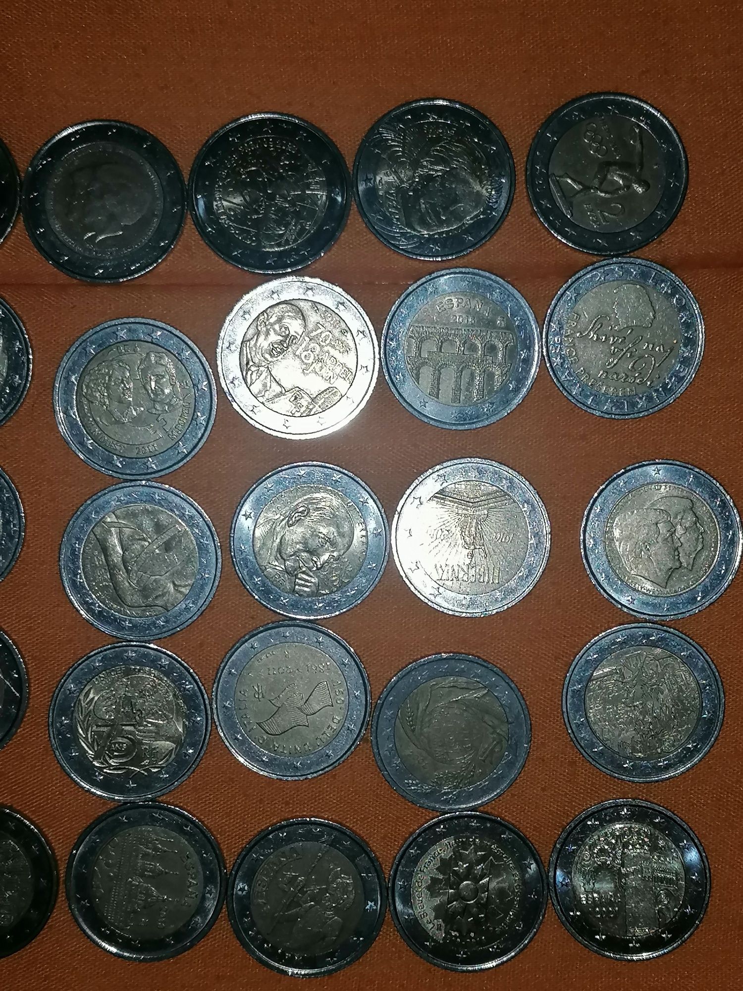 Várias moedas 2€ comemorativas
