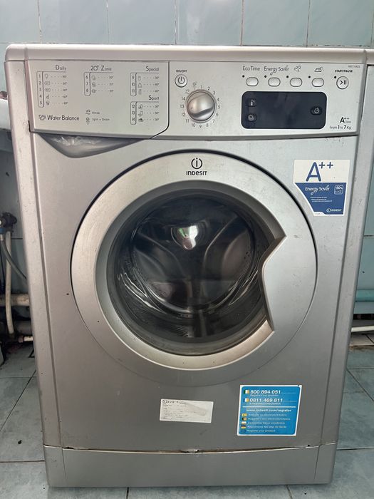 Пральна машина indesit iwe710825