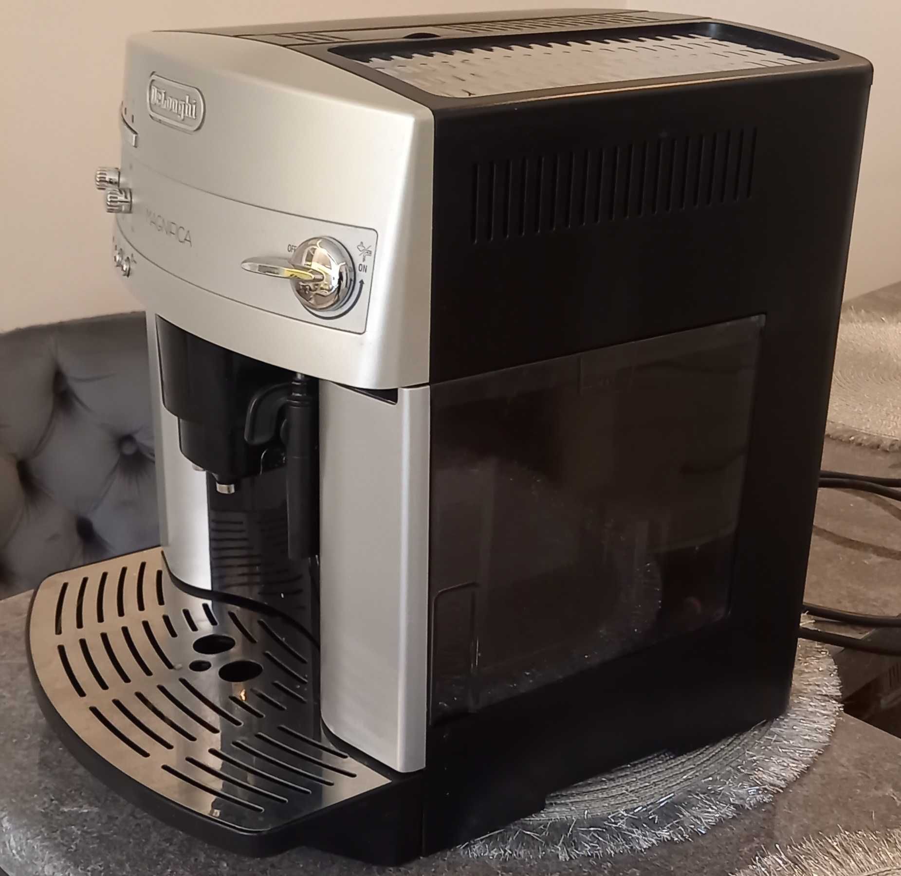 Automatyczny Ekspres do kawy Delonghi Magnifica 3200 S