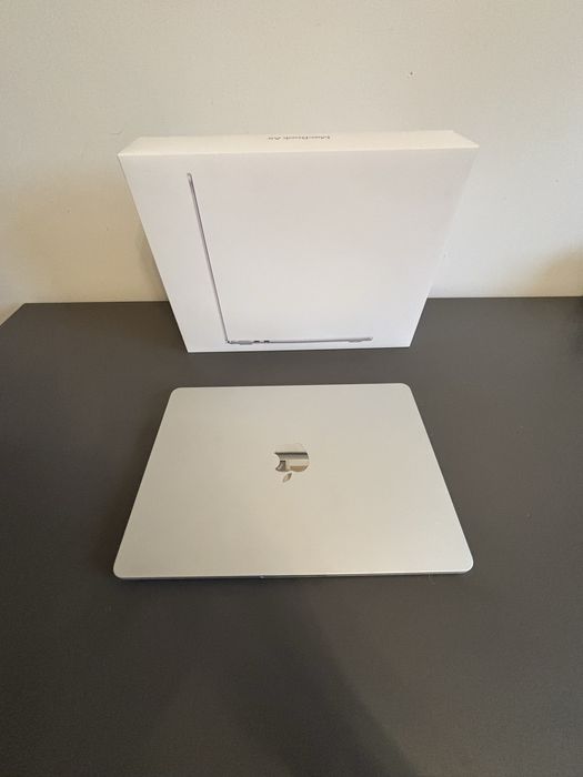 Apple Macbook air M4 2025