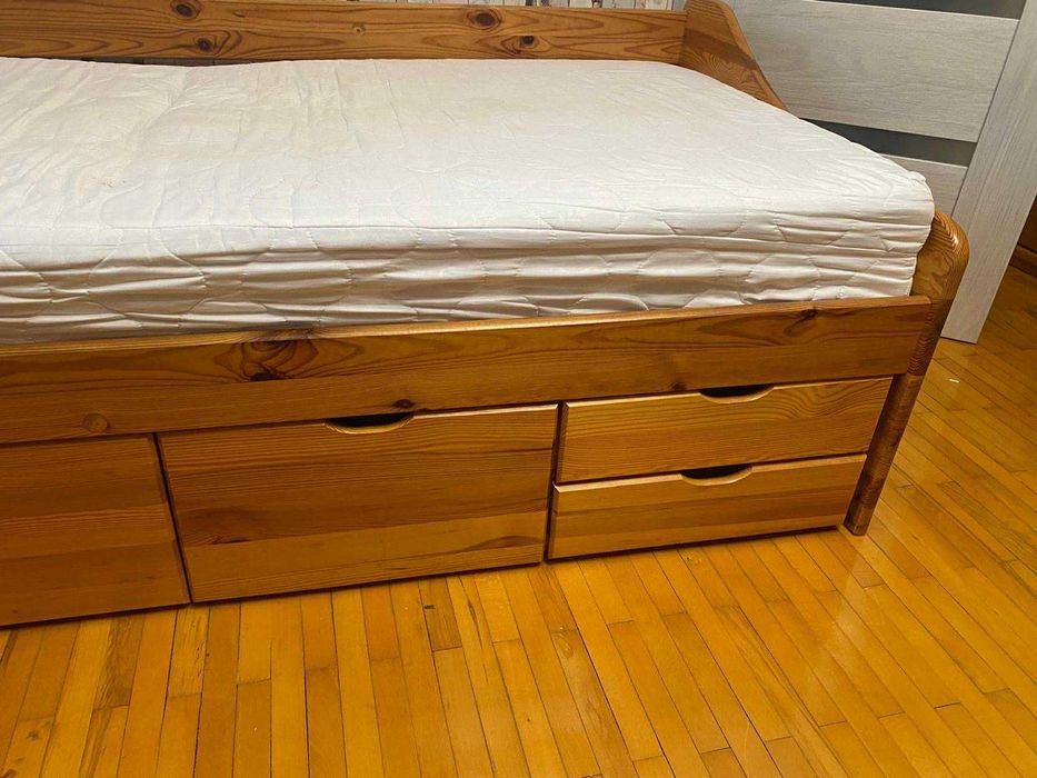 Łóżko drewniane z szufladami 90x200 z materacem