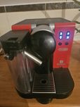 Ekspres De longi nespresso latissima