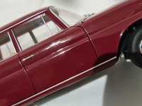 Norev 1:18 Mercedes-Benz 200T Universal (1966)