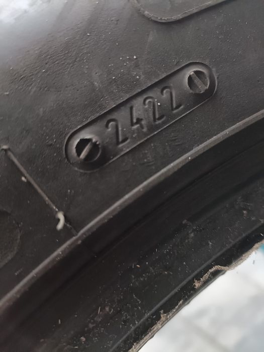 Witam sprzedam opony letnie  235/55/17