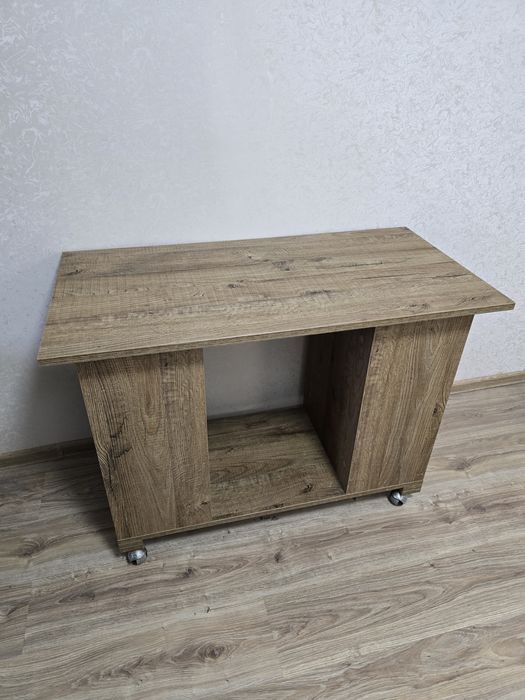 Продам стіл на колесах