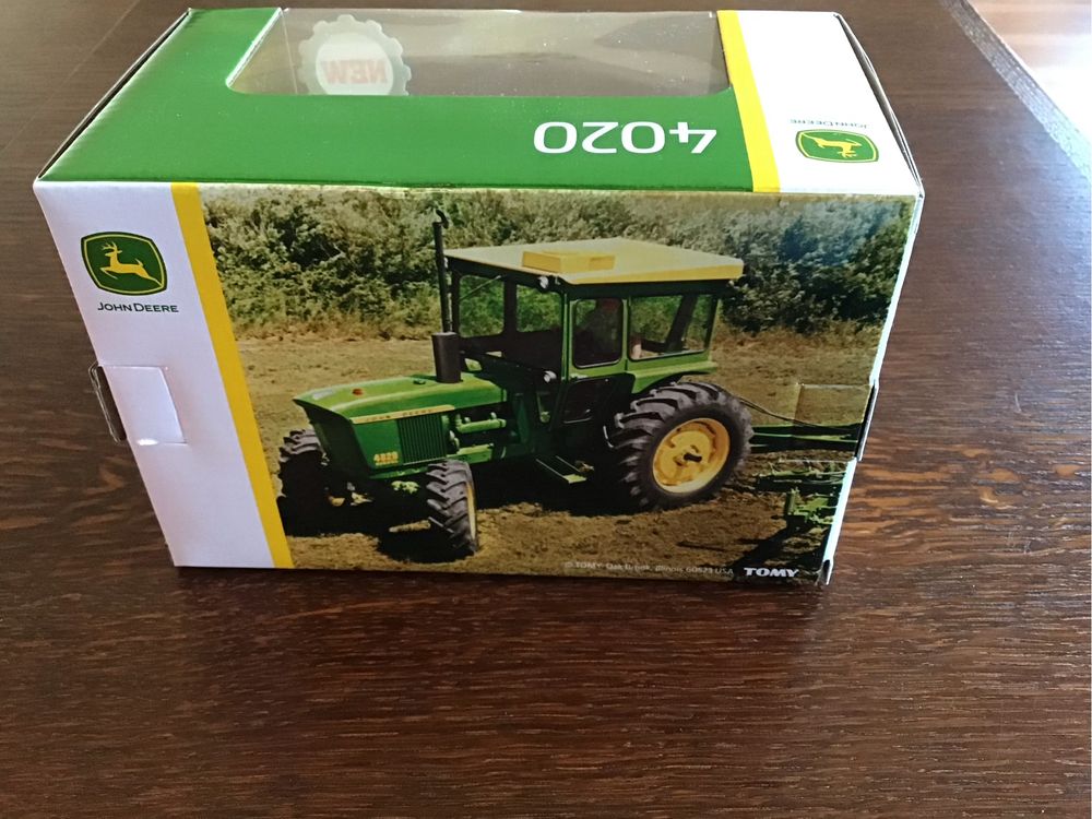 Metalowy model john deere 4020