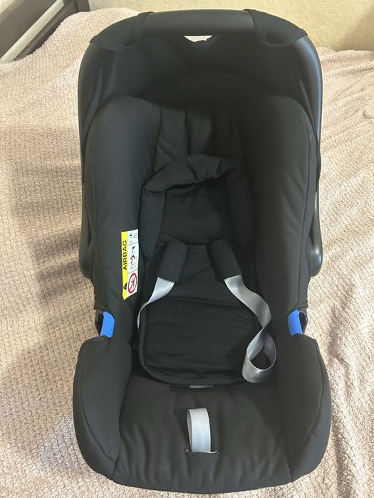 Автолюлька від 0 до 18 місяців і вагою до 12 кг . У аваріях не було.