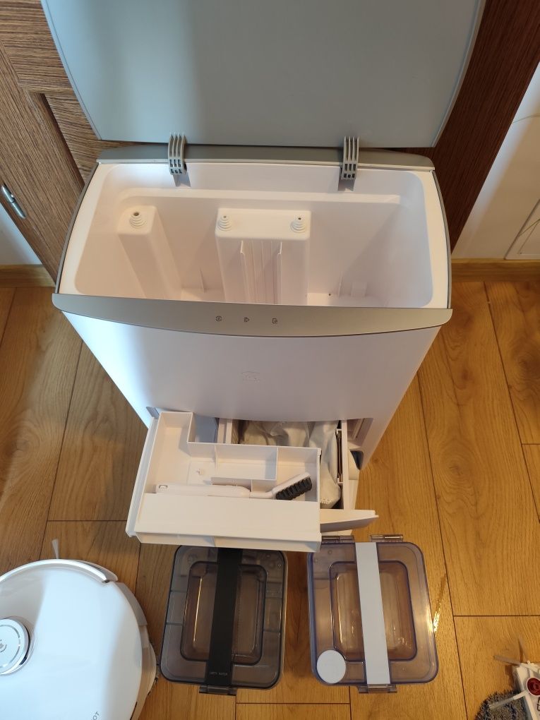 Robot sprzątający myjący ECOVACS DEEBOT X1e OMNI STACJA AIVI