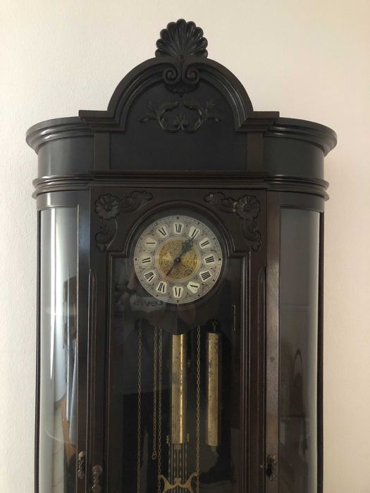 Relógio Antigo de Pé Alto