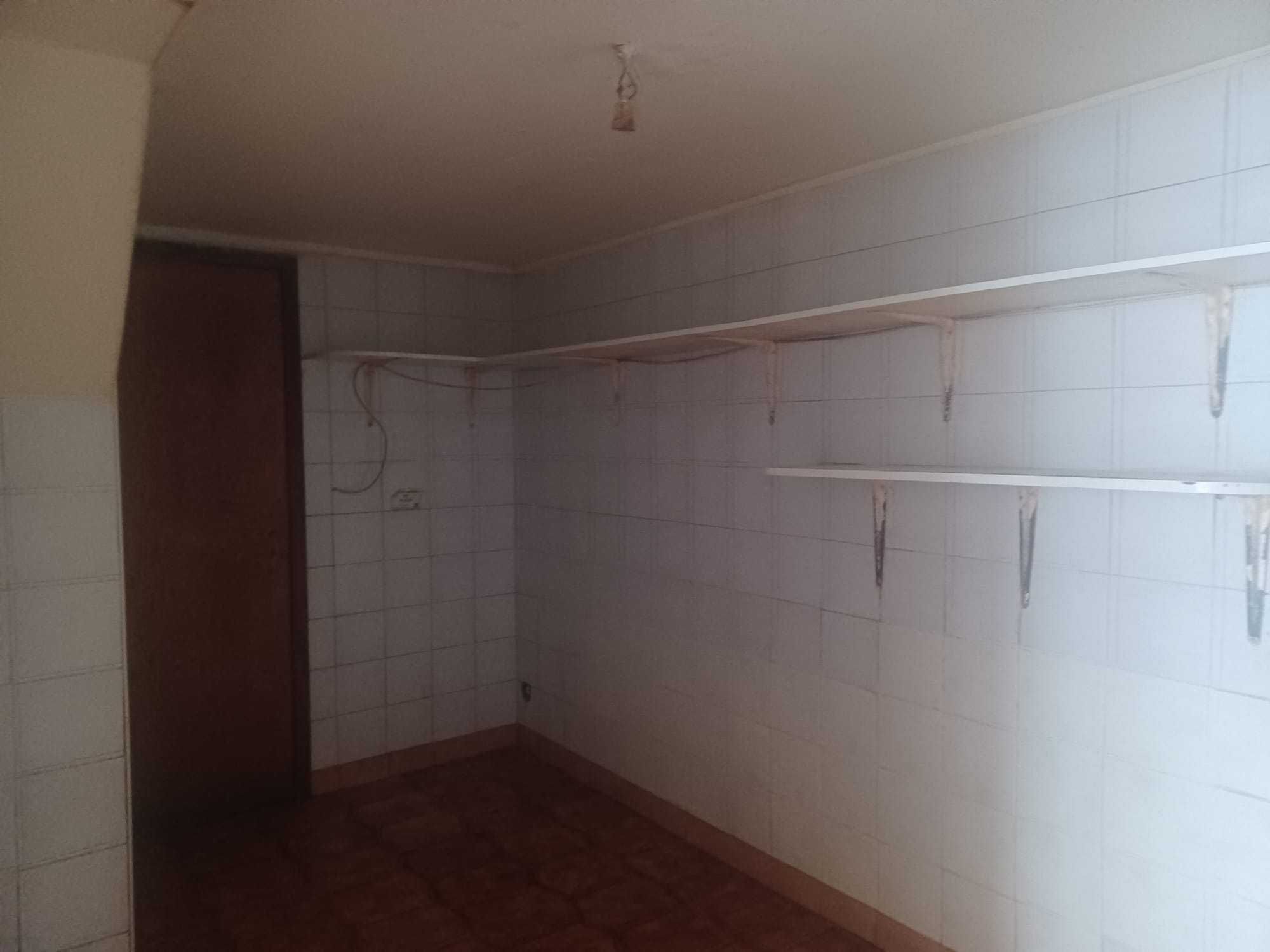 Espaço Comercial para arrendar em Alfena