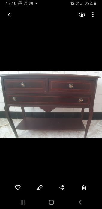 Móvel em mogno decorativo para qualquer tipo decoração