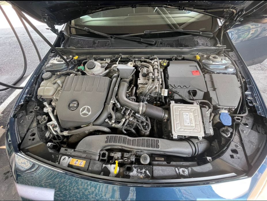 Vendo Mercedes-Benz Classe A 250 e AMG Line