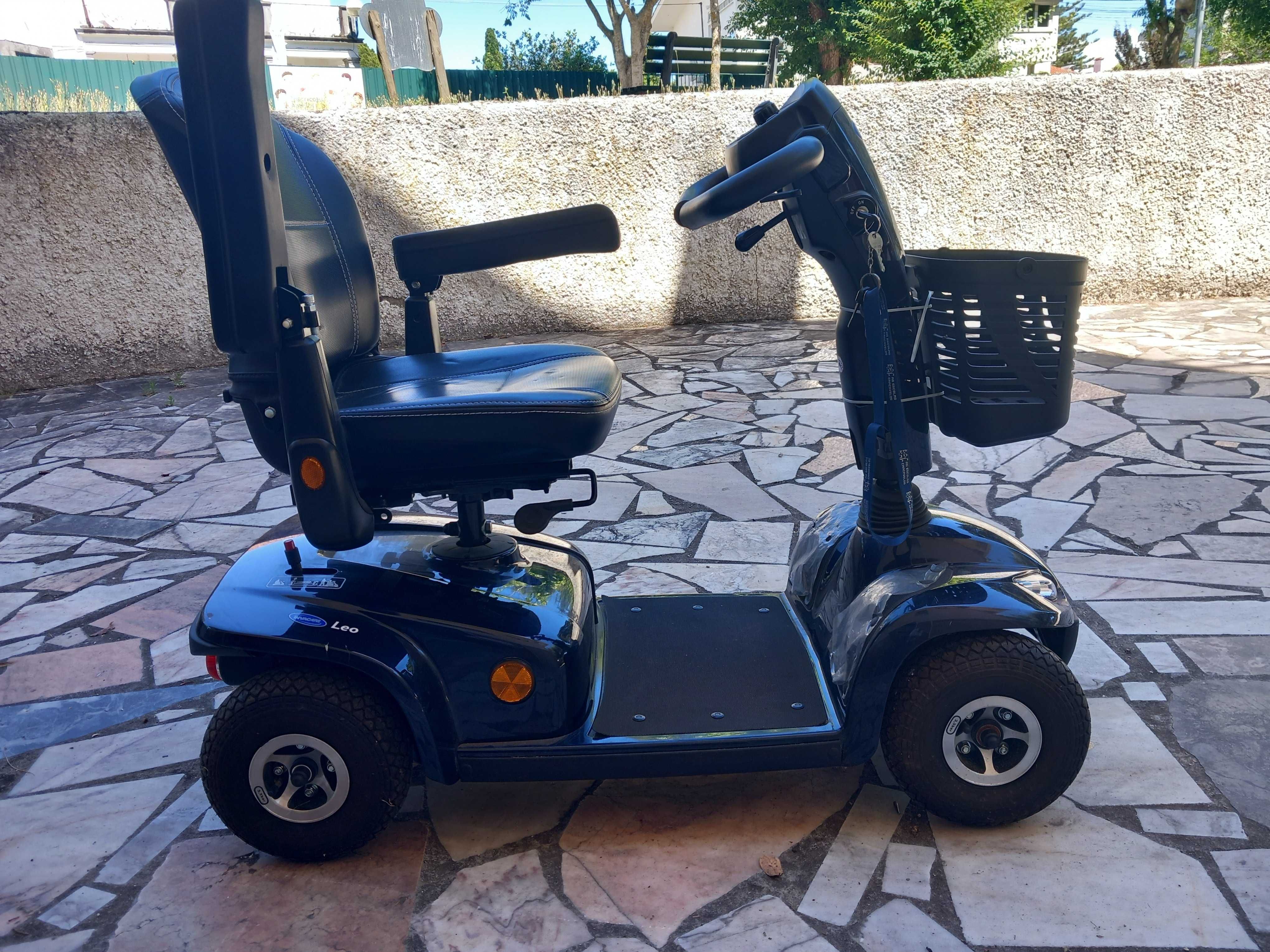 Cadeira de rodas scooter elétrica, bom estado