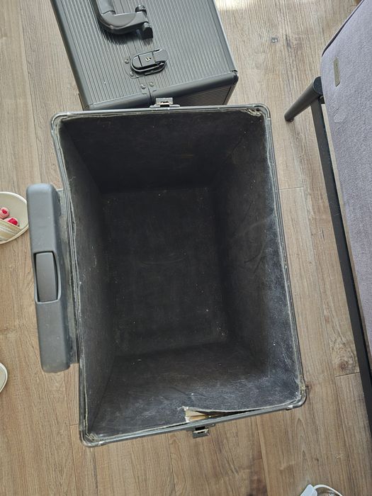 Kufer kuferek kosmetyczny mobilny