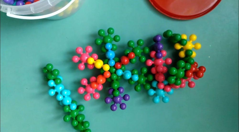 Дитячий конструктор Молекула пазл