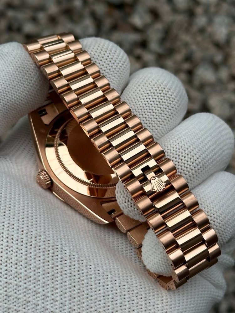 Швейцарские часы Rolex Day-Date 40 Everose Gold