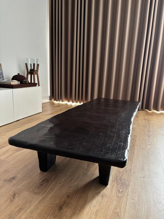 Mesa de madeira maciça