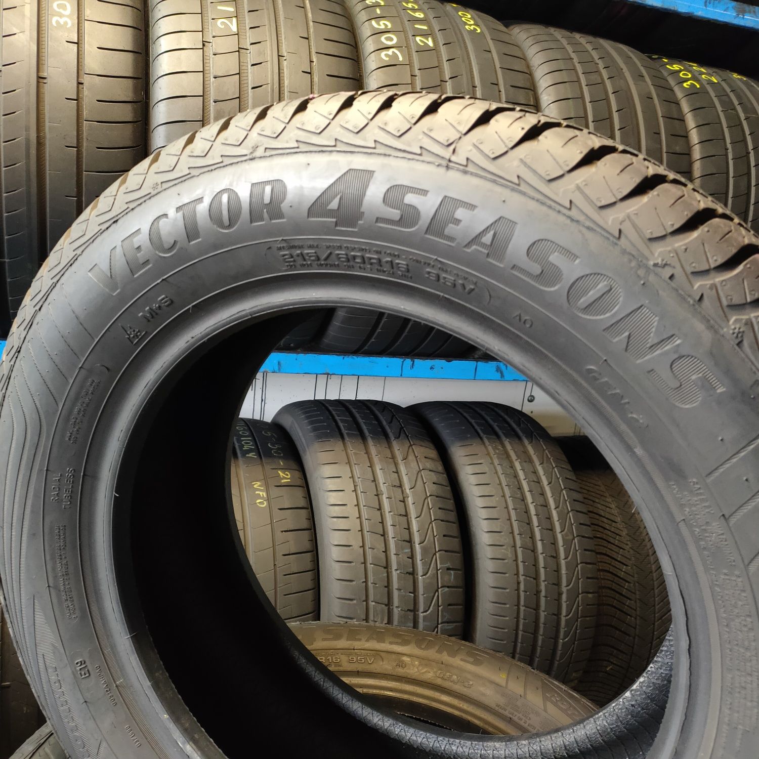 215/60r16 GoodYear Vector4Seasons 2022r 7,2mm AO