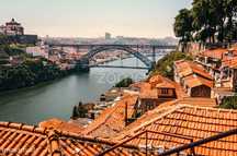 Oportunidade Única: Moradia nas Fontainhas com excelente vista!