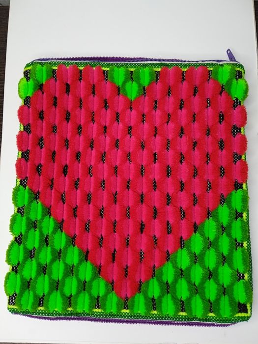 Декоративна наволочка на подушку