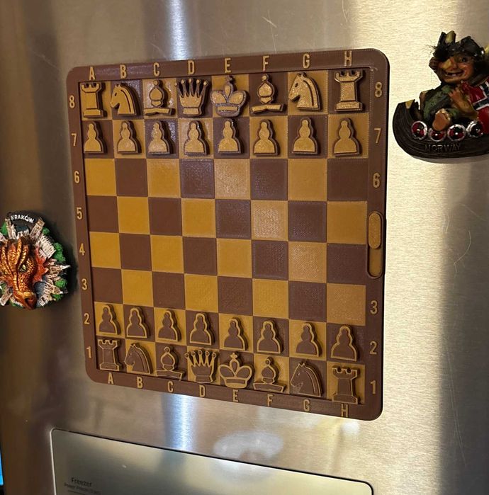 Magnetyczne szachy na lodówke