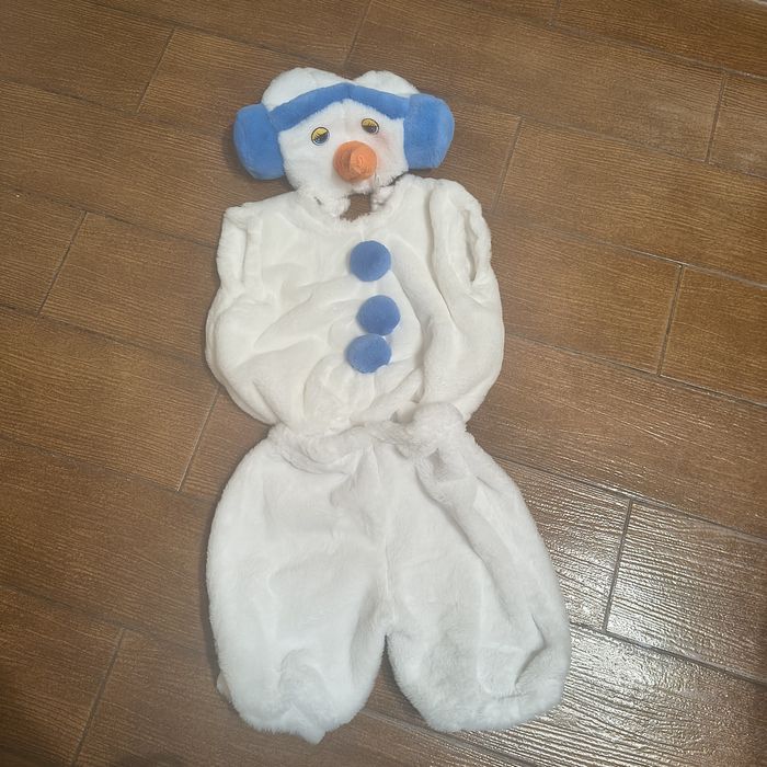 Новорічний костюм сніговик