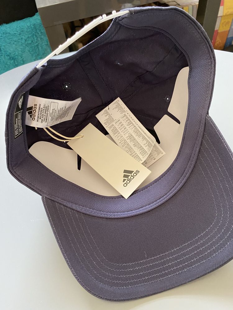 Czapka z daszkiem Adidas, damska, nowa