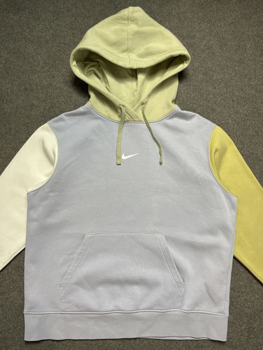 Худі Nike з нових колекцій
