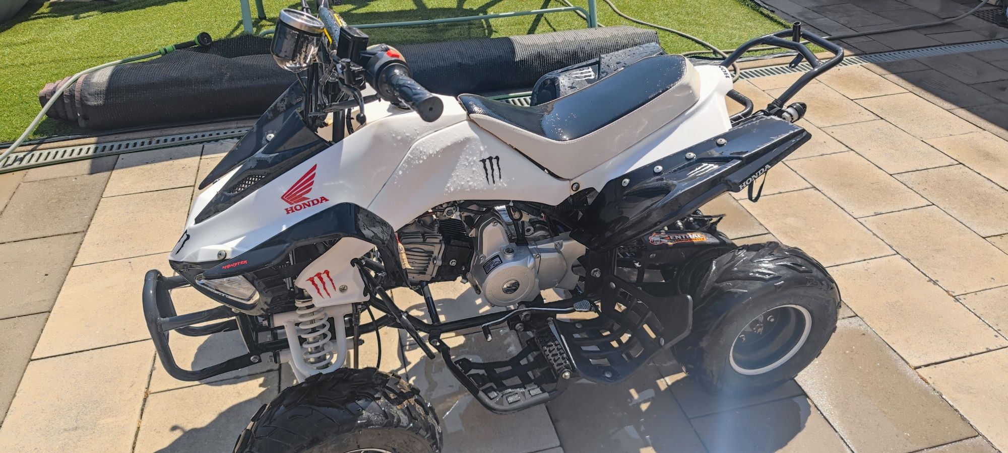 Moto 4 4T automática 110cc