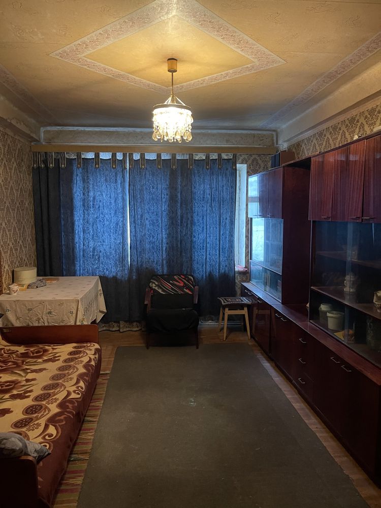 Продаж трьохкімнатної квартири, вул. Бекешкиної, 18А (Карбишева)