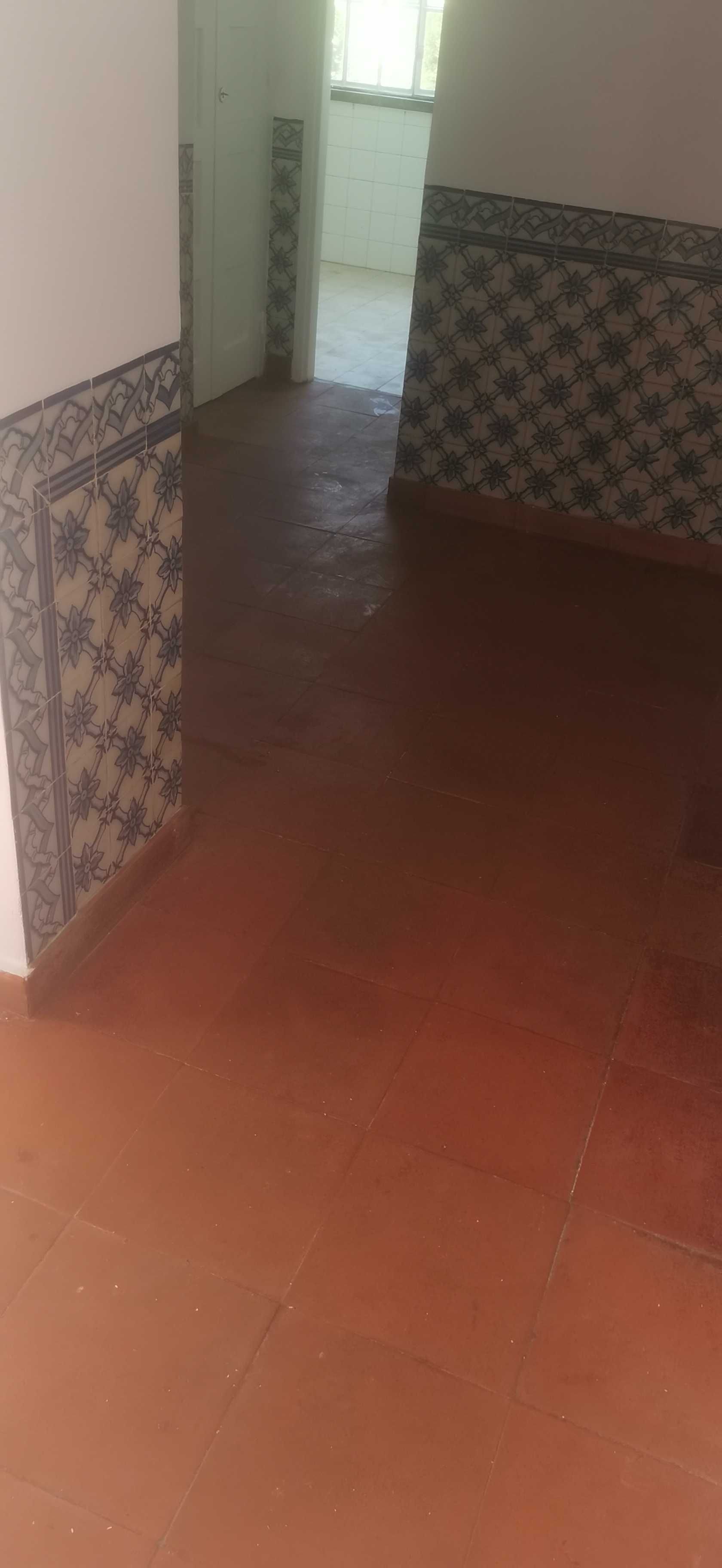 Assentamento de todos os tipos de ladrilhos