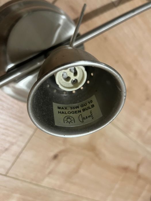 Candeeiro de teto prateado