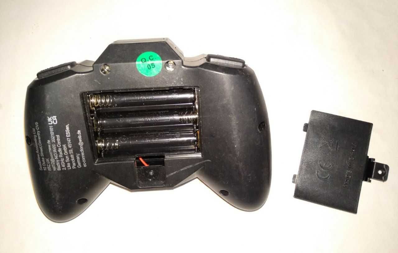 Пульт управления для игрушечного автомобиля 2.4 GHz
