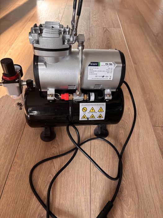 Kompresor Fengda FD-186 125W z zbiornikiem 3L