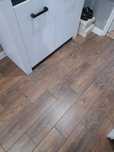 Płytki ceramiczne deska drewnopodobna brązowa około 11m2