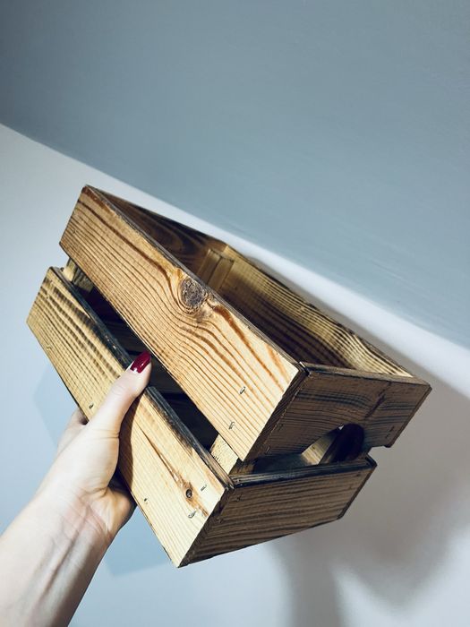 Drewniana damska skrzynka