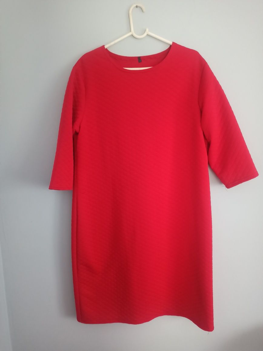 Sukienka czerwona 50