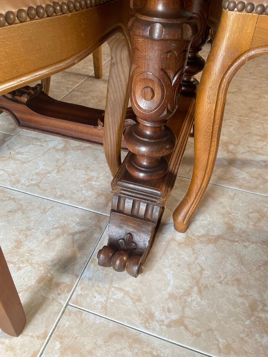 Mesa de jantar com 6 cadeiras