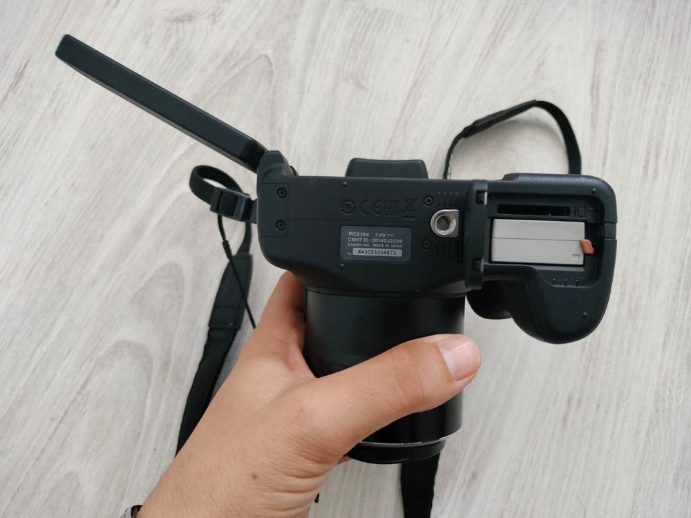 Canon SX60 HS com tripé