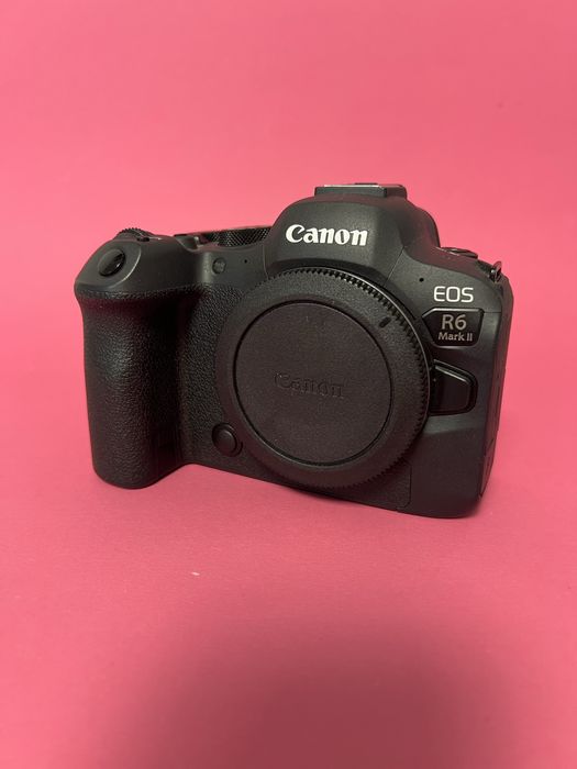 Продам професійну камеру Canon EOS R6 Mark II
