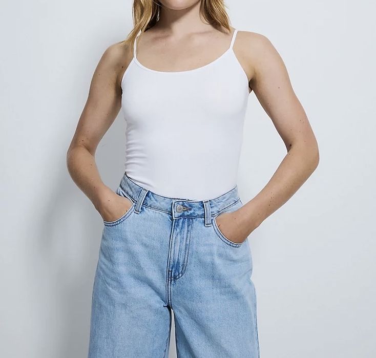 8 36 George biała gładka dopasowana koszulka na ramiączkach bawełniana