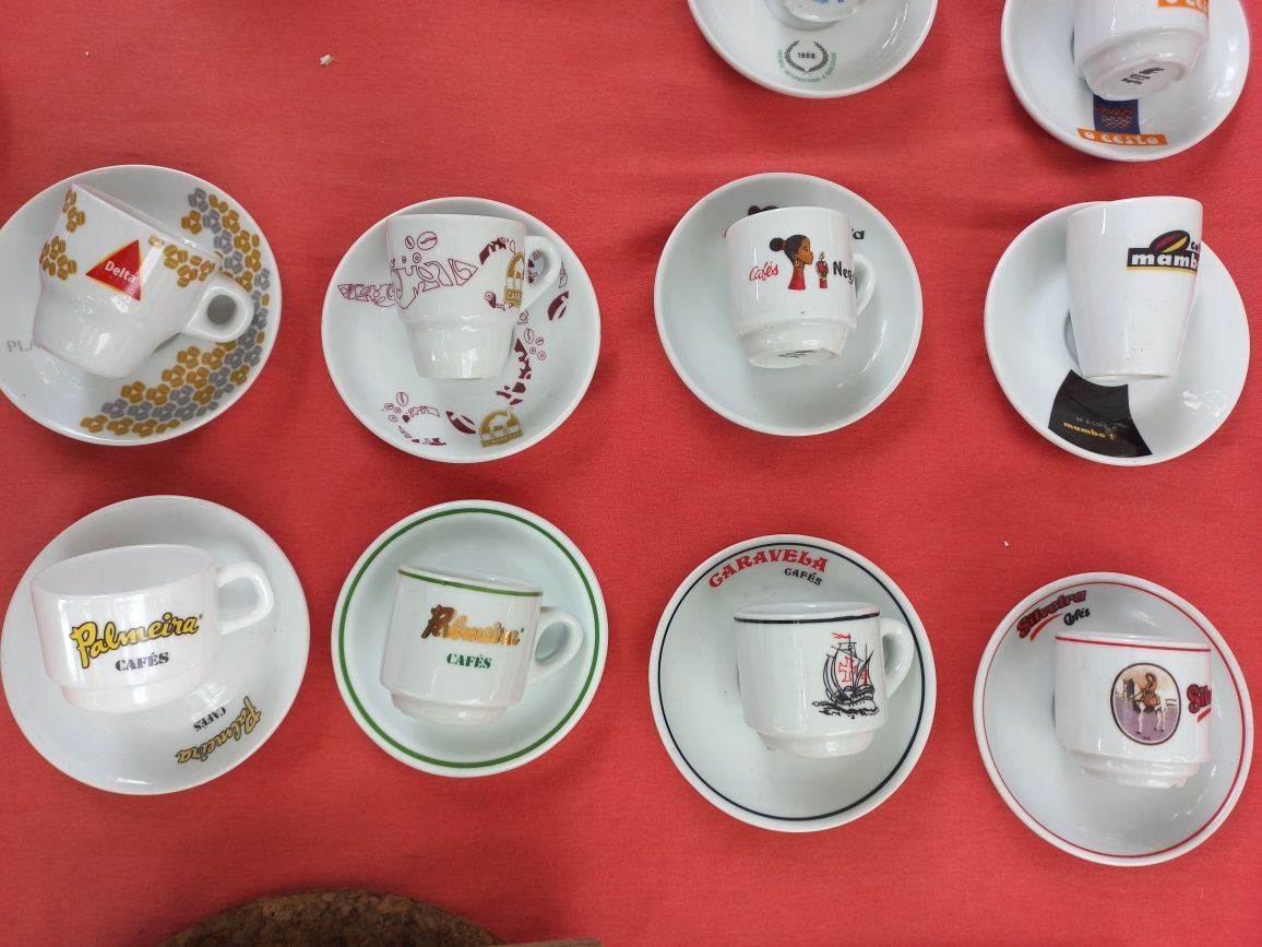 Chavenas de Café Antigas com Publicidade