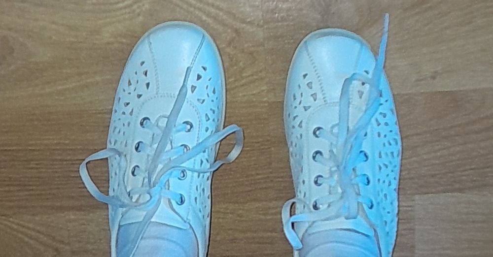 Нові літні кроссівки в сіточку 40 розмір